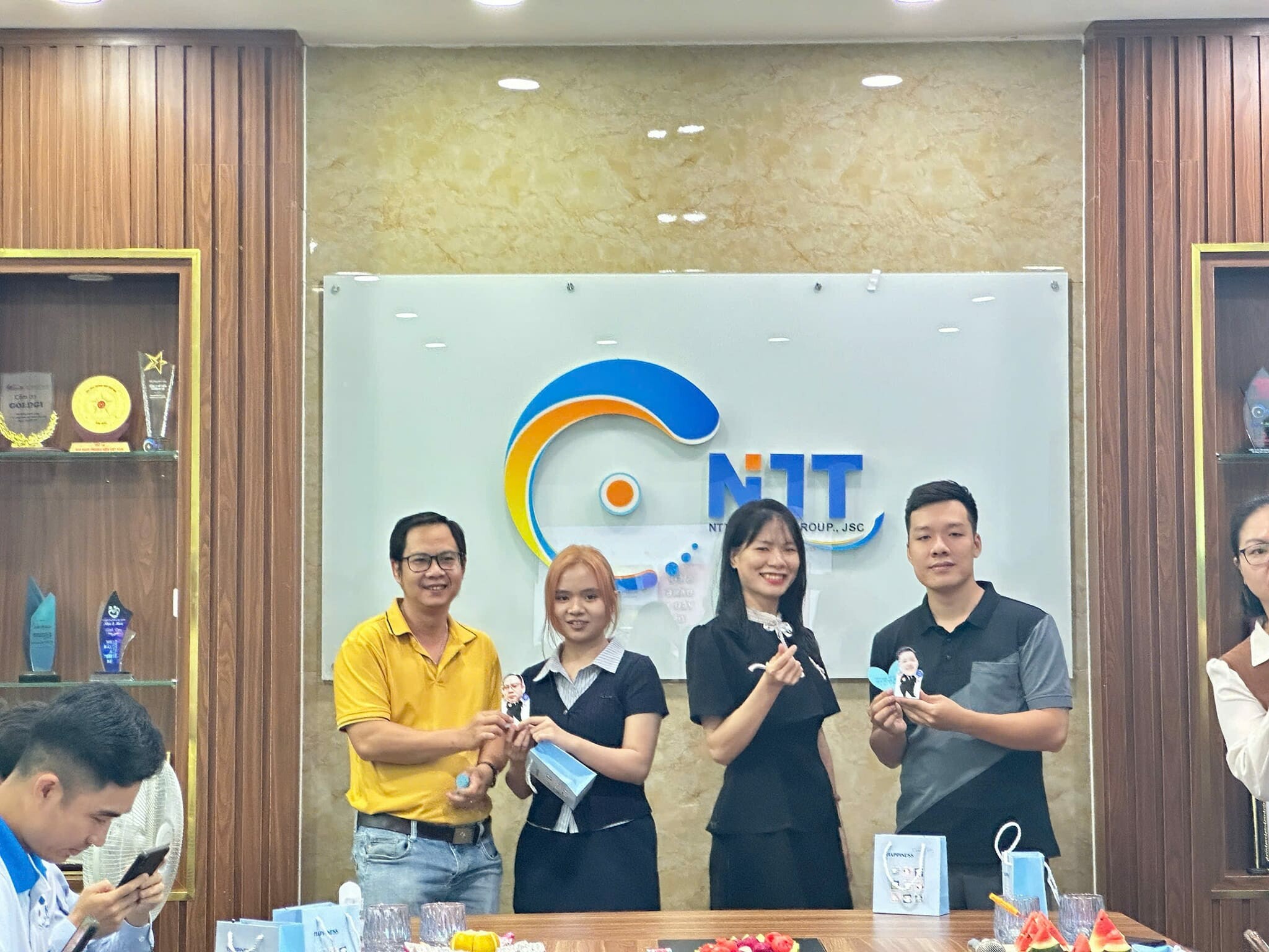Tập Đoàn NTT Việt Nam 2