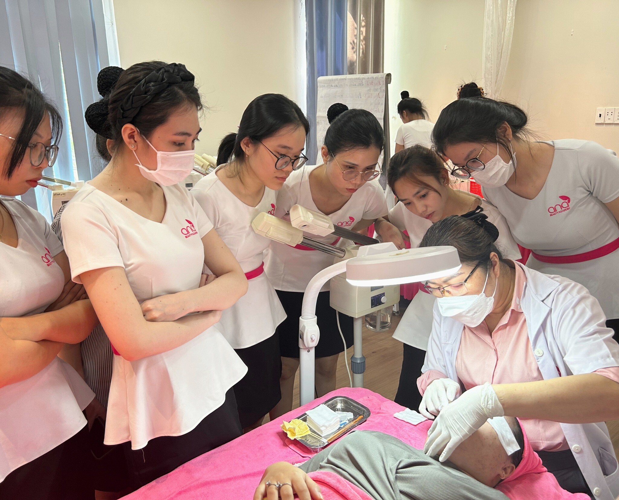 Đào Tạo Ana Beauty Academy 6