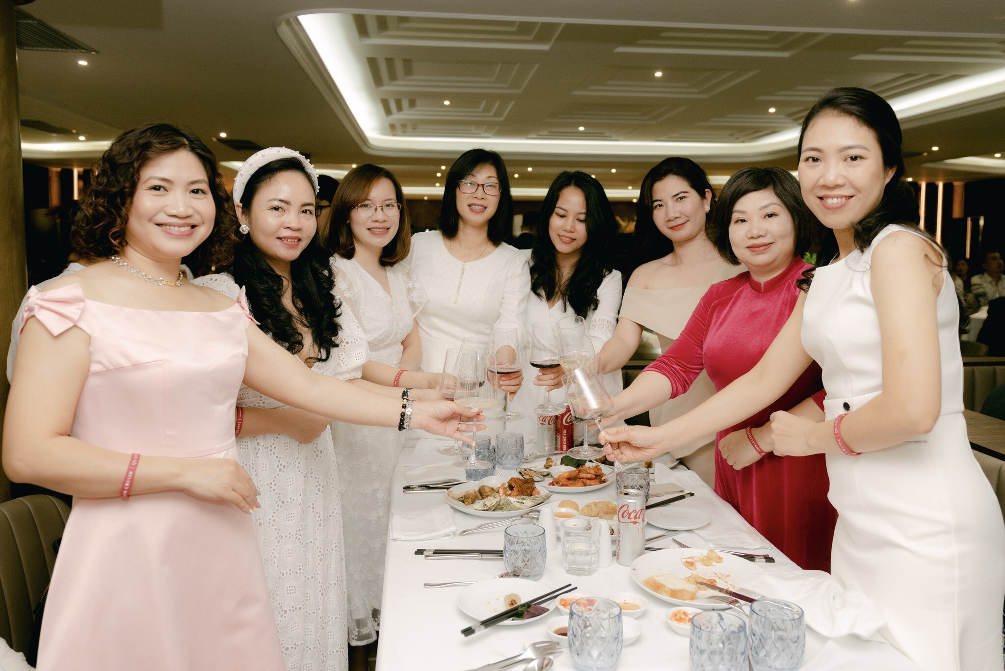 Nhà hàng Ambassador Cruise Hạ Long 1