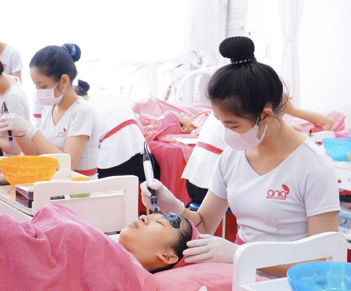 Đào Tạo Ana Beauty Academy 7