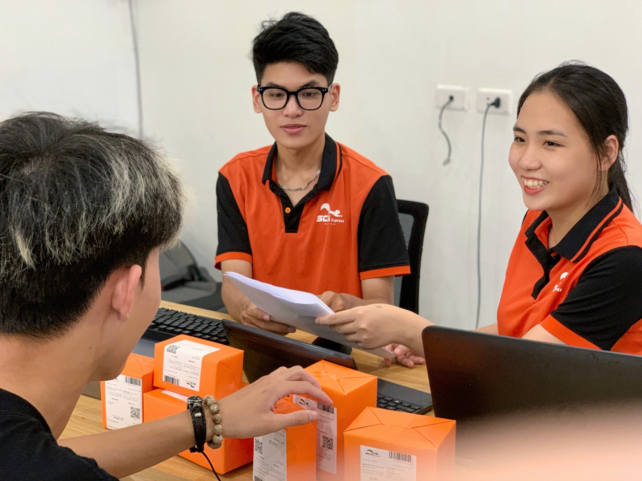 Chuyển Phát Nhanh Sca - SCA Express 1