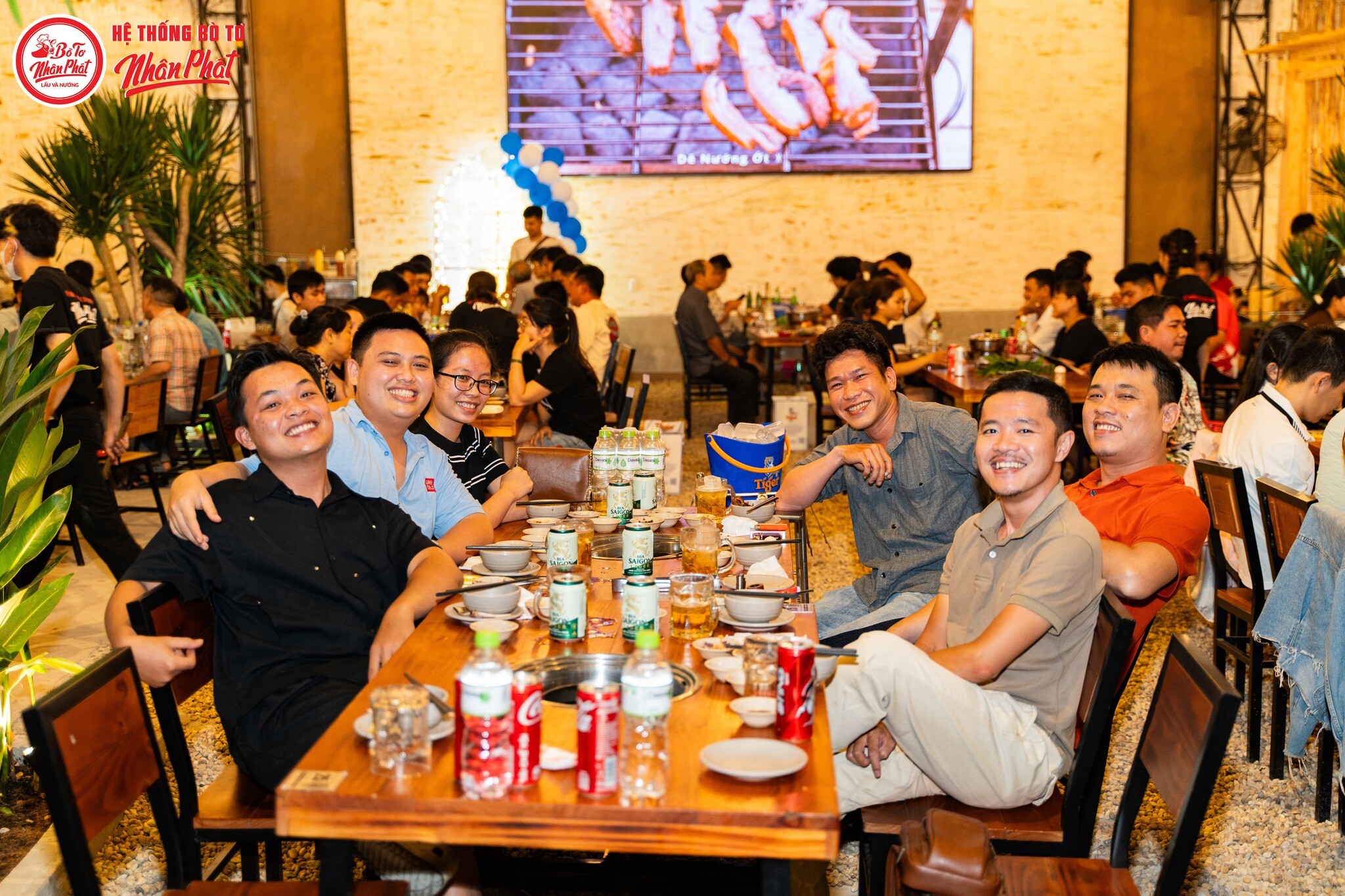 TẬP ĐOÀN PHÁT TRIỂN ẨM THỰC VIỆT NAM -VNCD 8