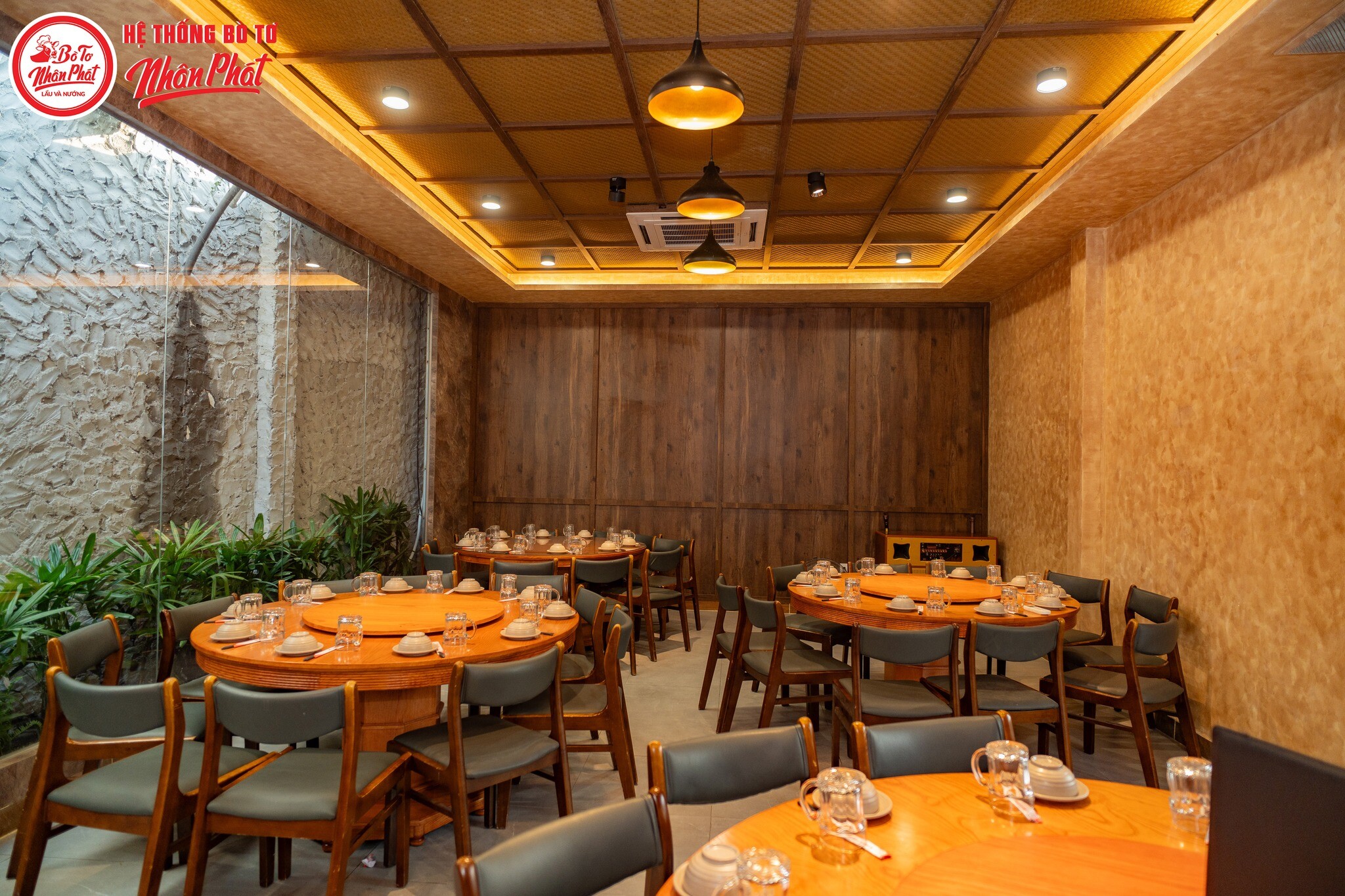 TẬP ĐOÀN PHÁT TRIỂN ẨM THỰC VIỆT NAM -VNCD 9