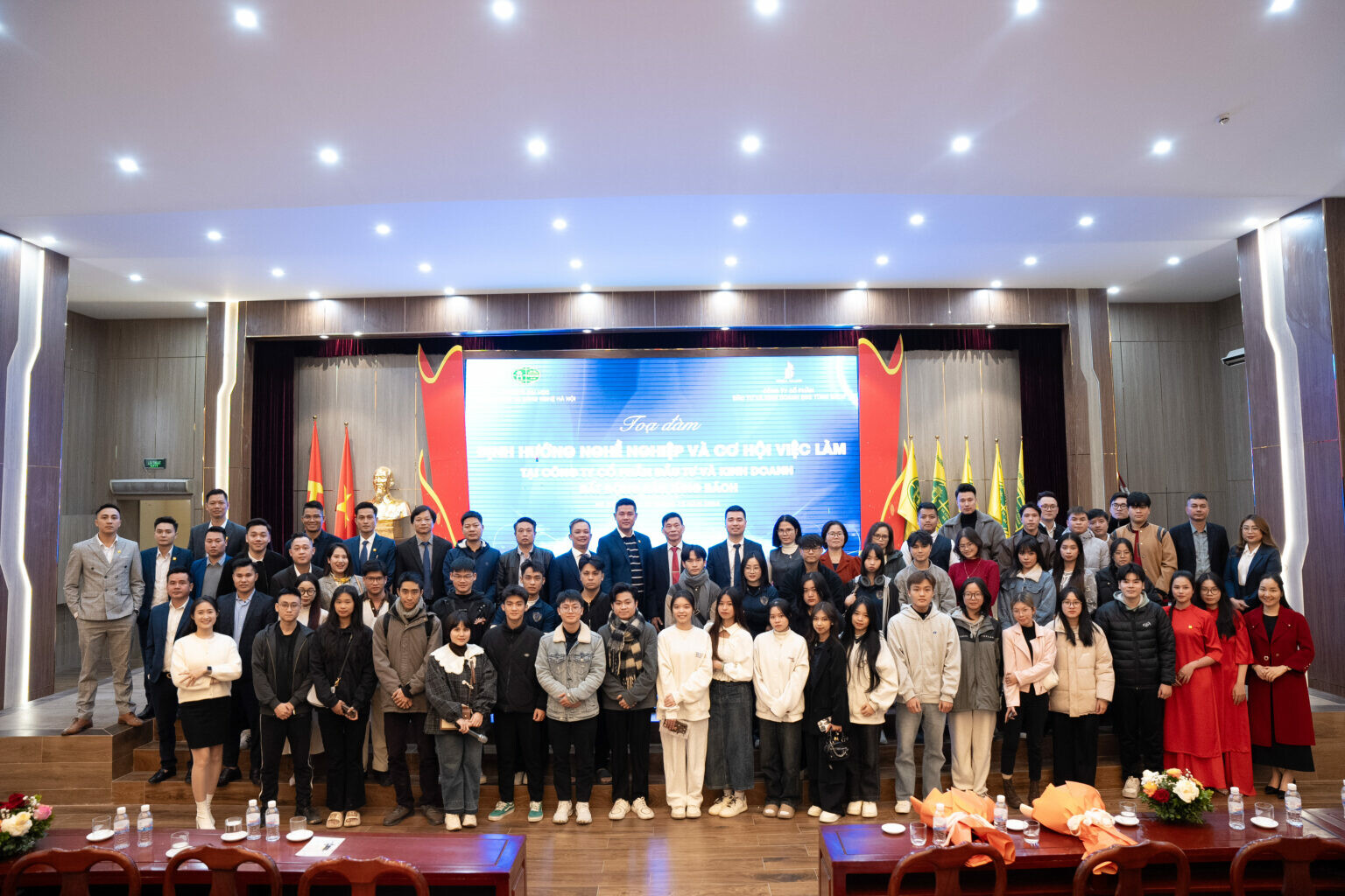 Bất Động Sản Tùng Bách 4