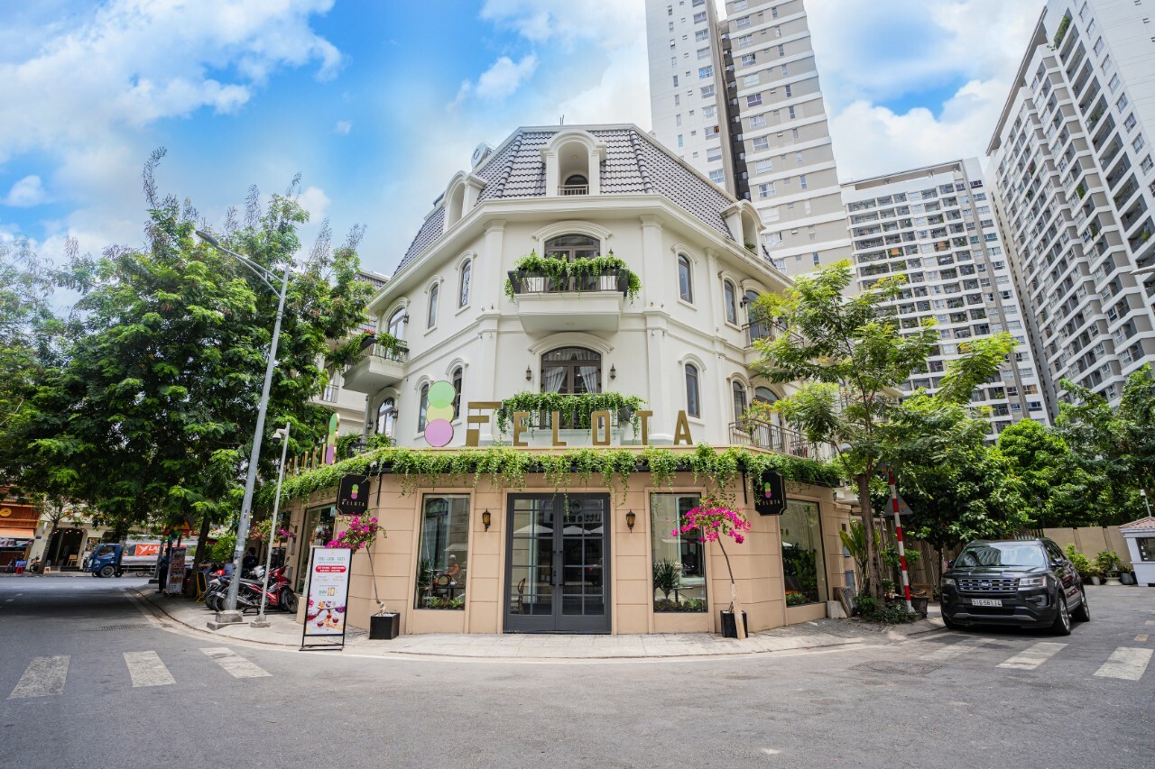 Felota Bistro & Bakery 1