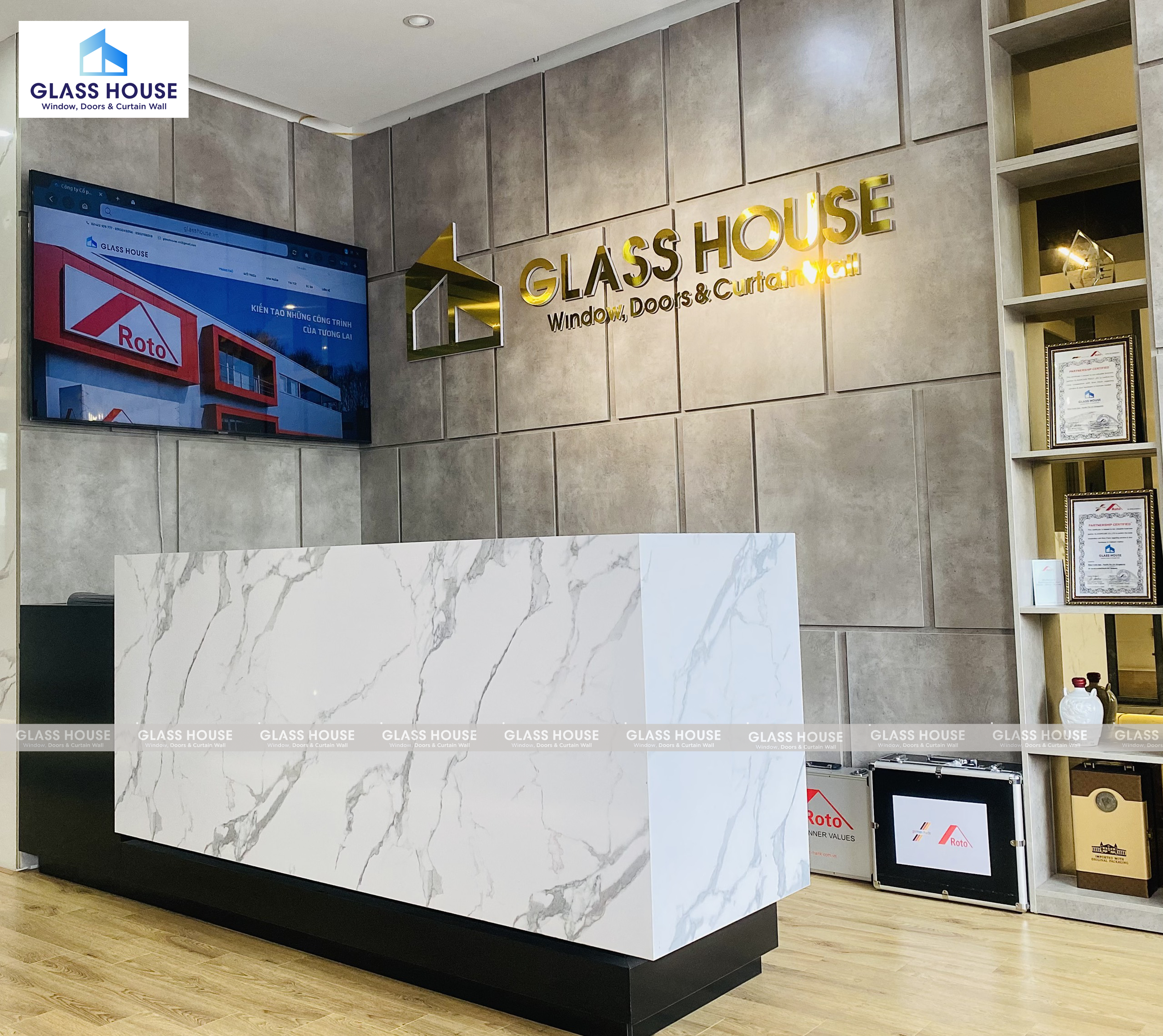 Xây dựng và Thương mại GlassHouse 1