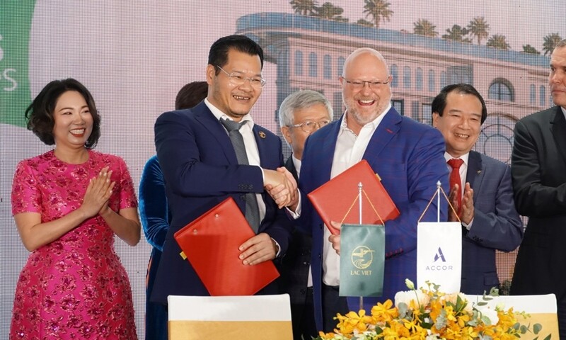 Tập đoàn LẠC VIỆT 10