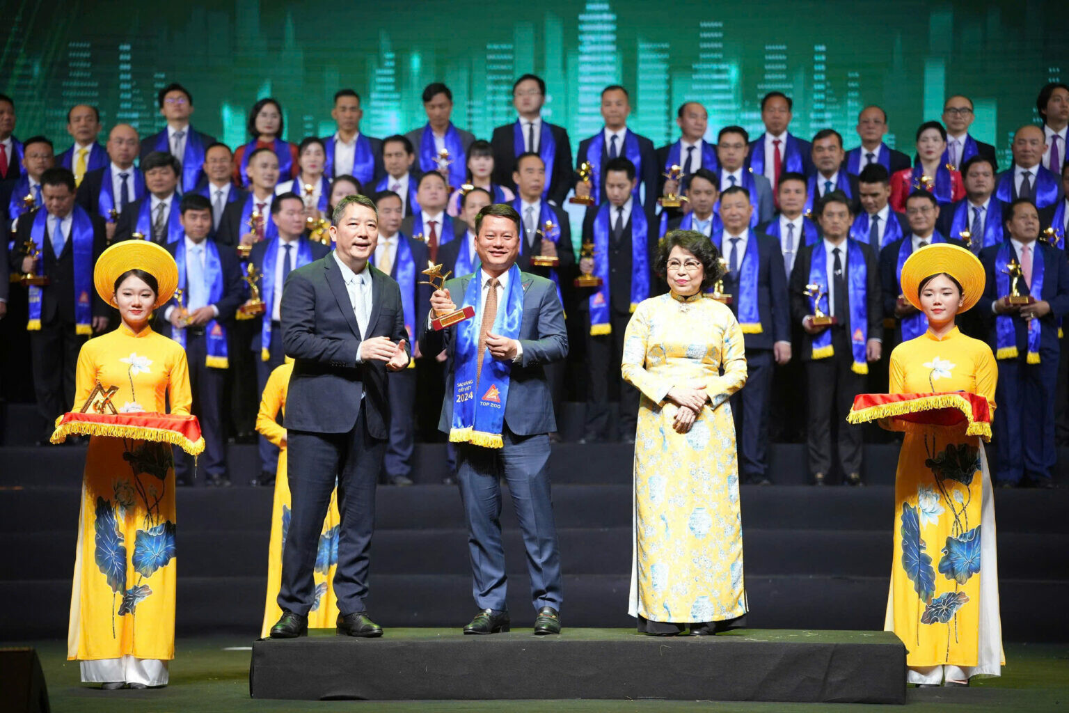 DẦU NHỚT VÀ HÓA CHẤT MIỀN NAM - MiennamPetro 7