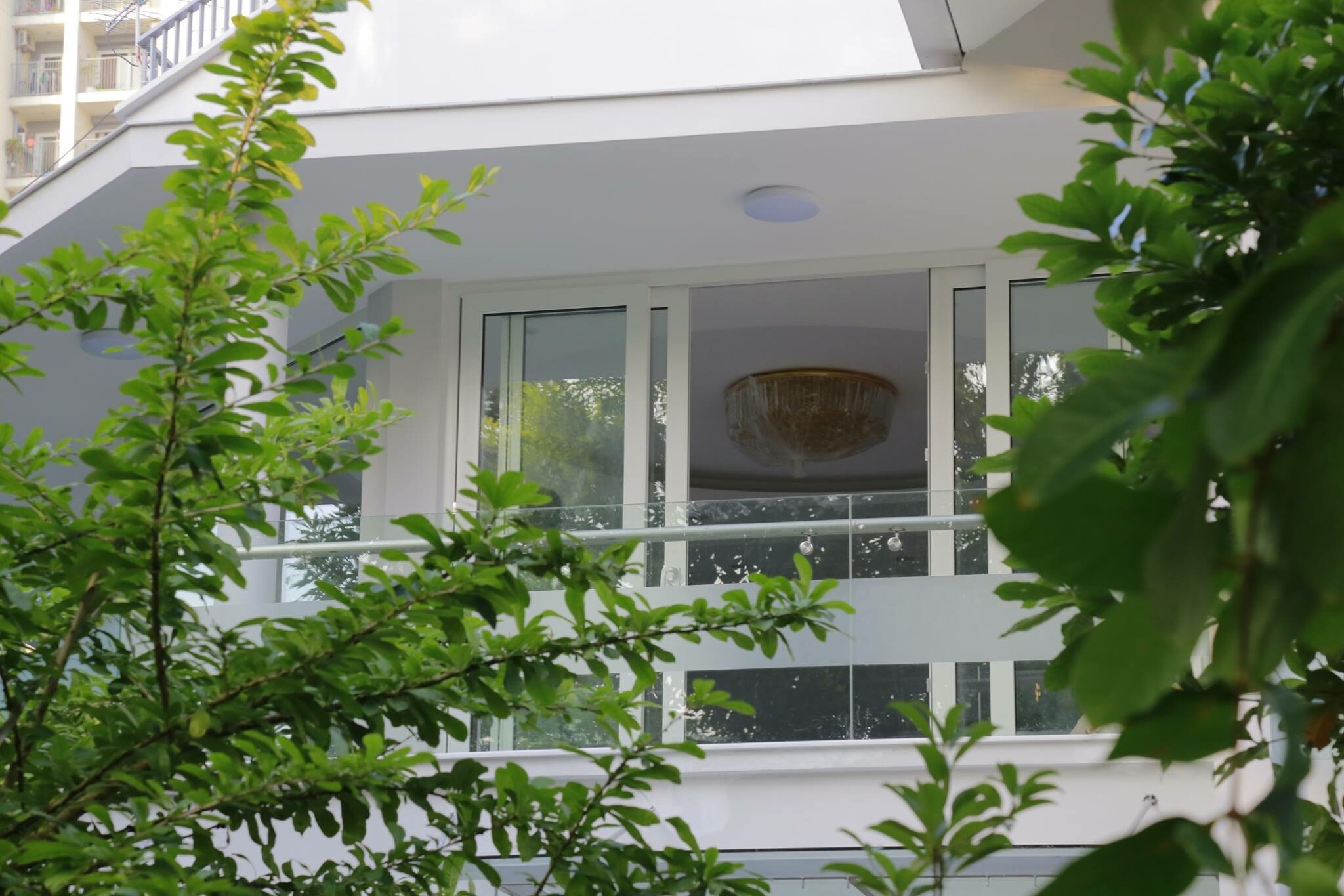 CÔNG TY CỬA AMADOR 9