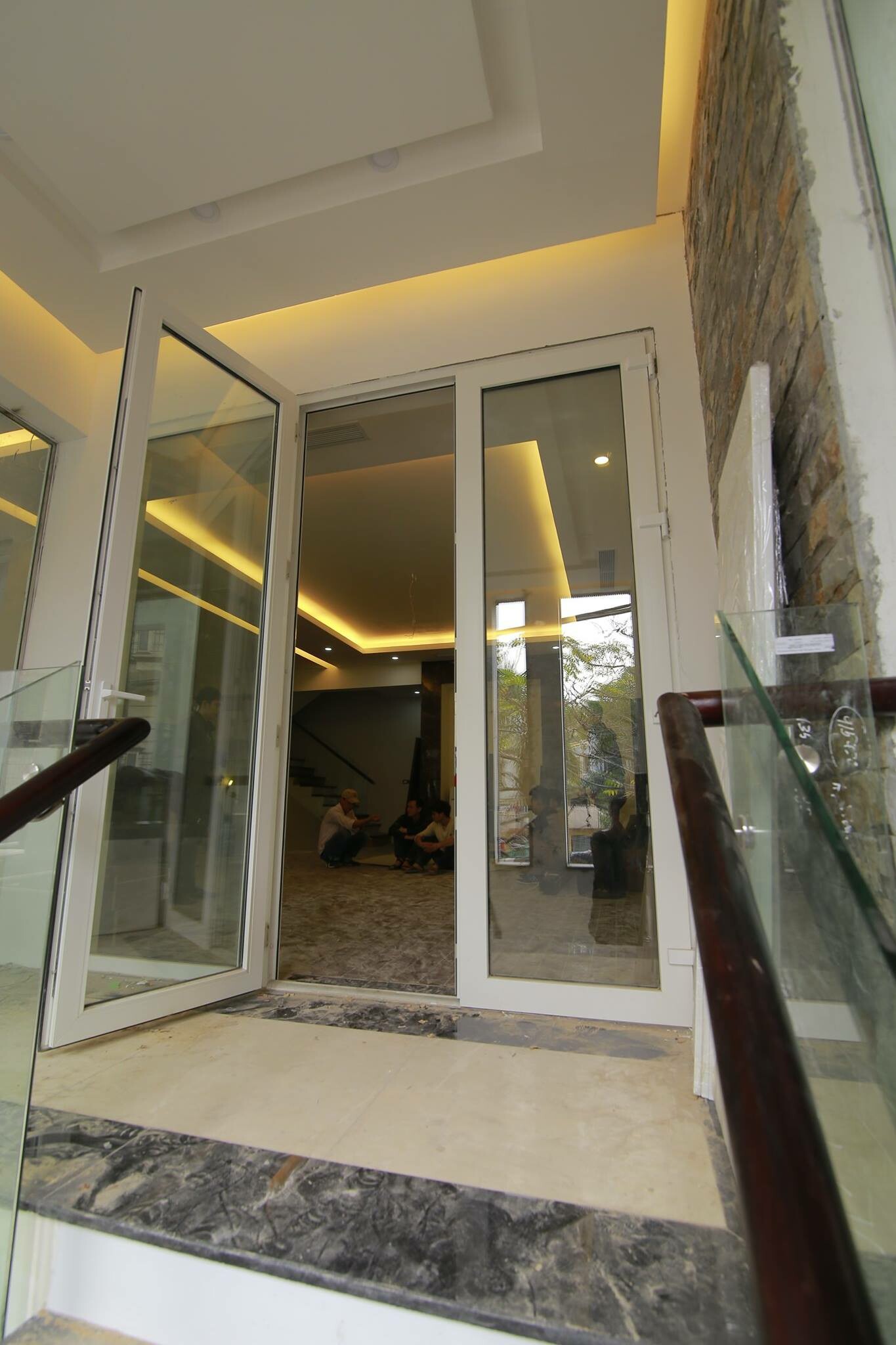 CÔNG TY CỬA AMADOR 10