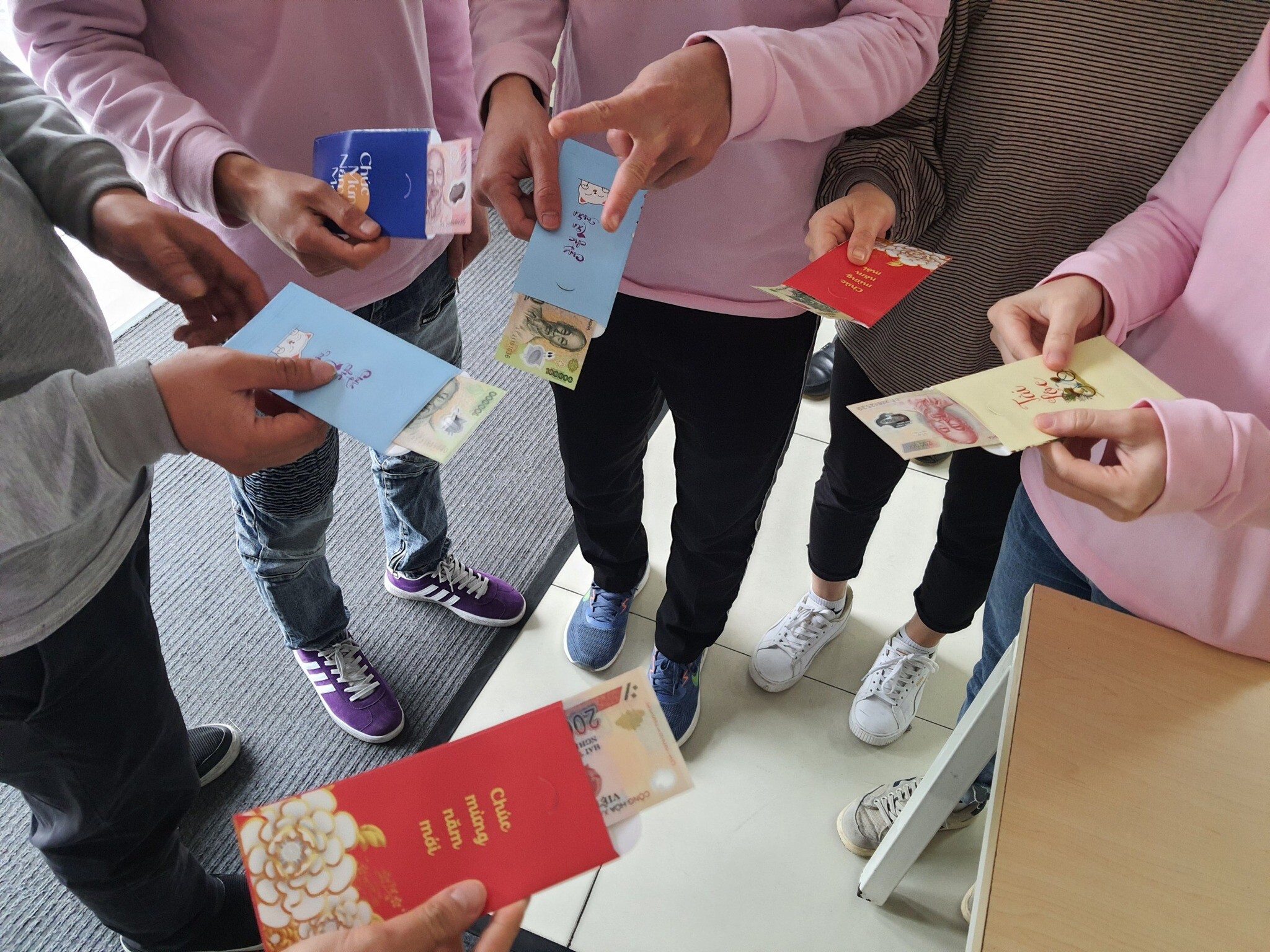 Heesung Electronics 1