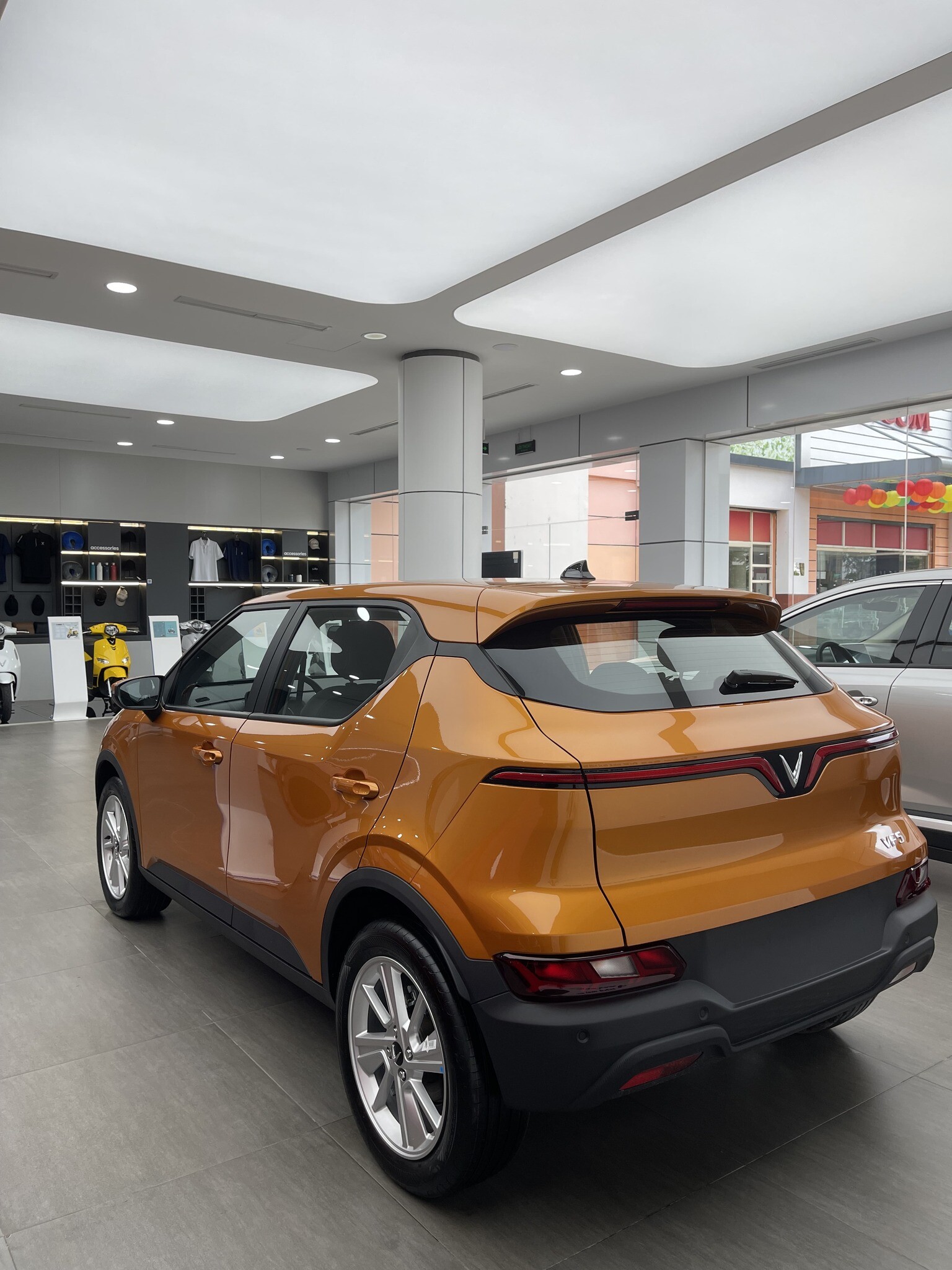 Ô Tô Điện Miền Nam - Vinfast Cộng Hòa 8