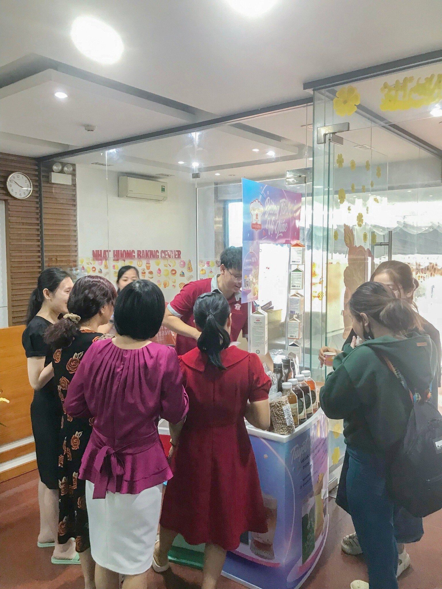 Tân Nhất Hương 16