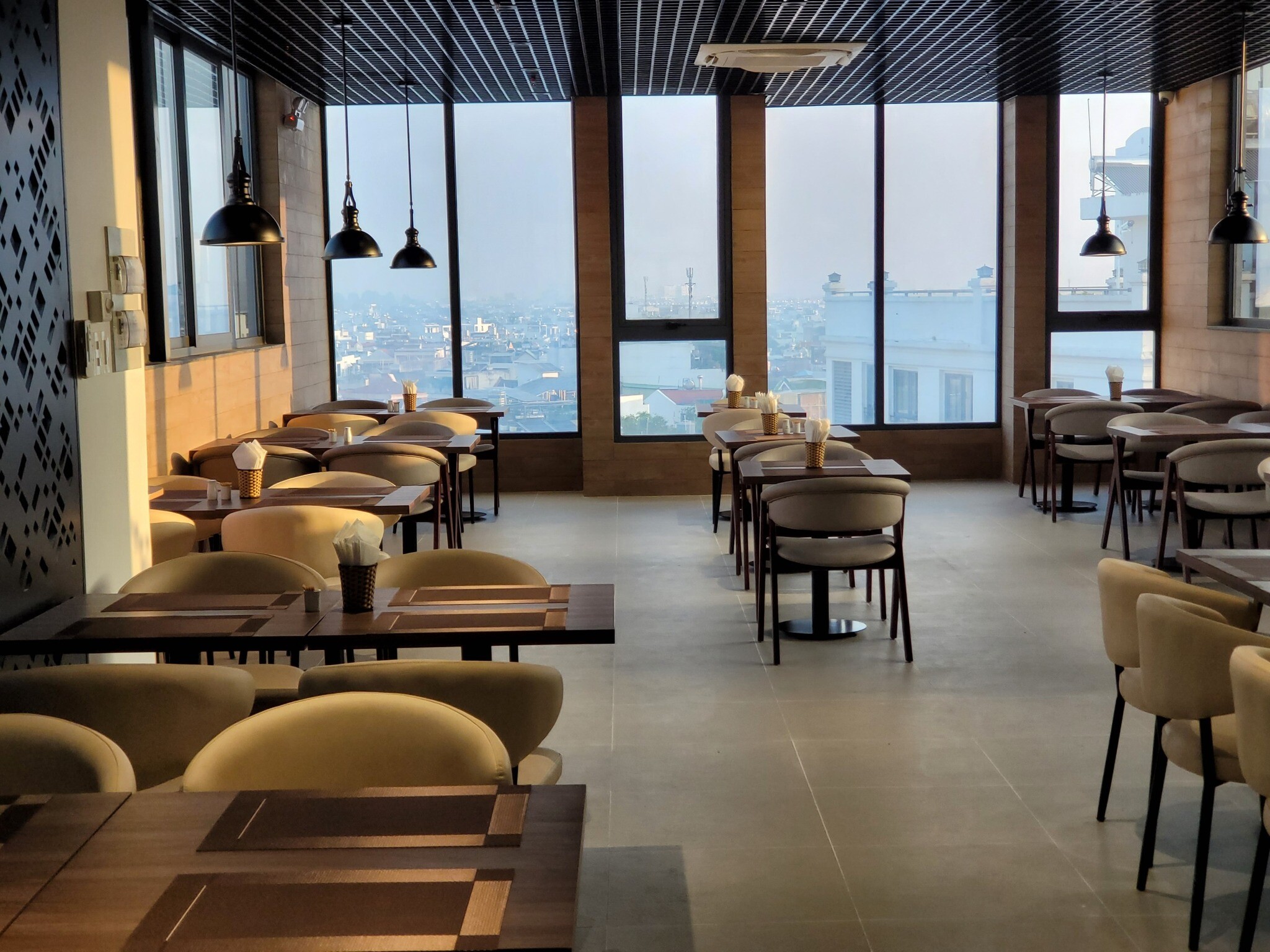 Thành Long Hotel 10