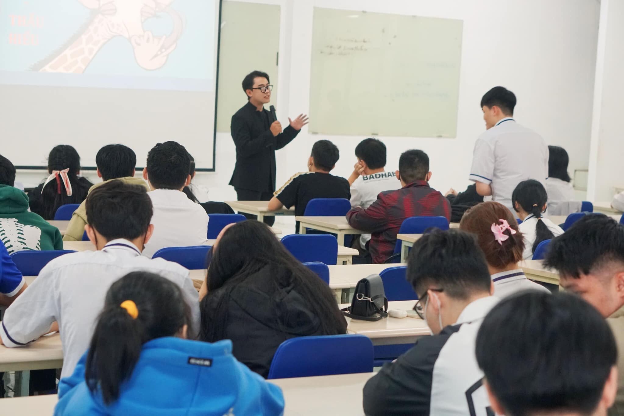 Trường Trung Cấp Công Nghệ Thông Tin 6