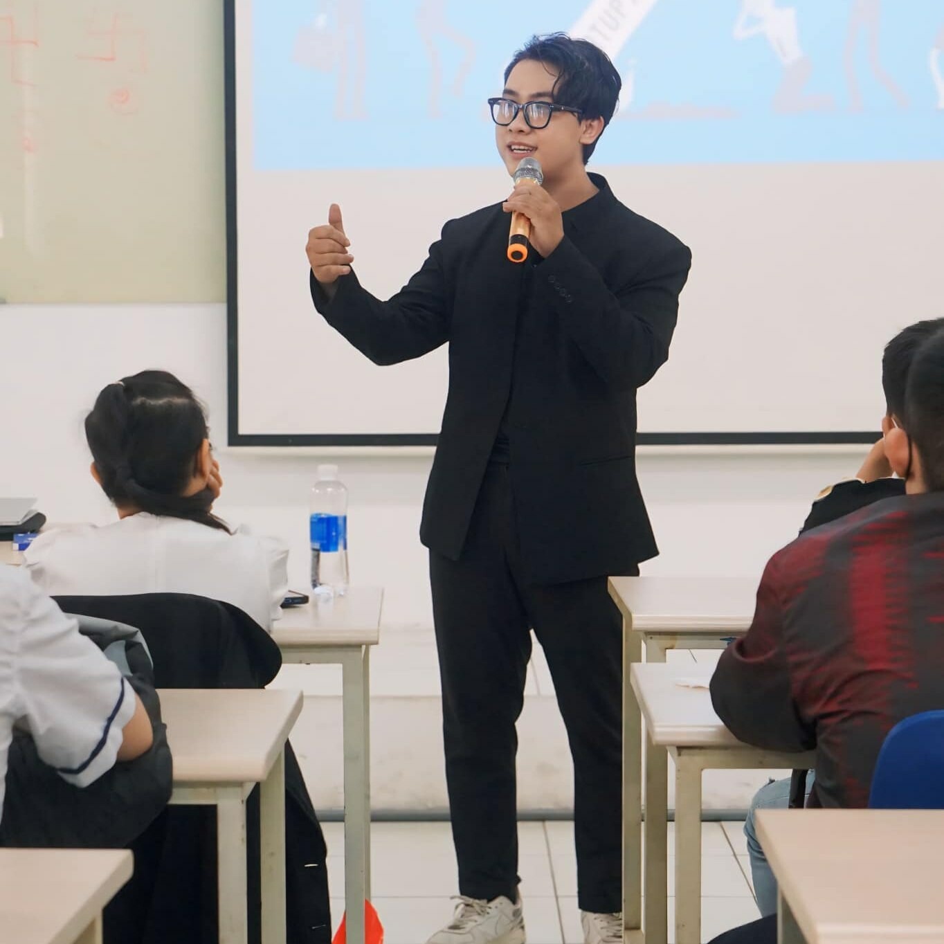 Trường Trung Cấp Công Nghệ Thông Tin 8