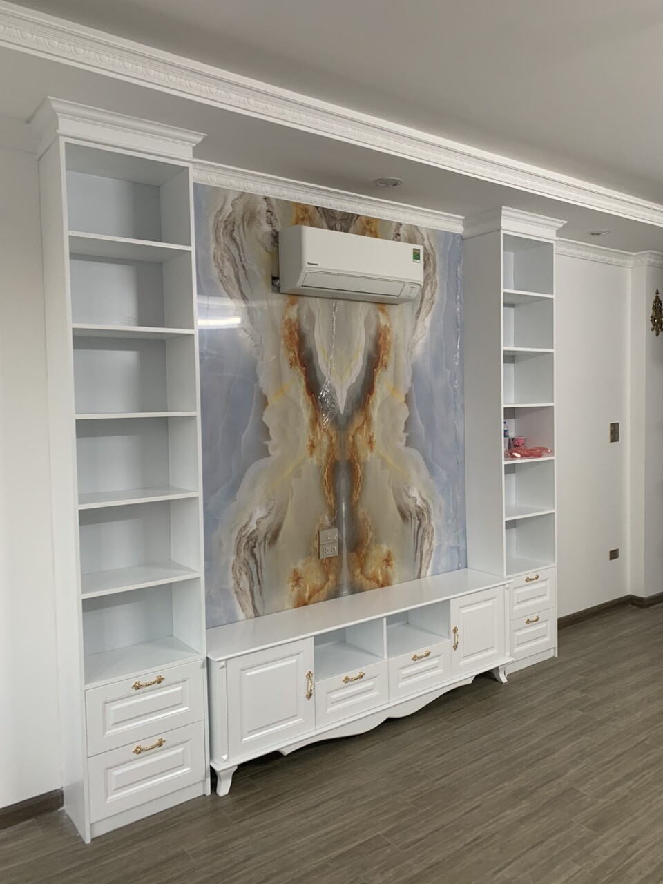 Quảng cáo và Nội Thất Alpha Việt Nam 9