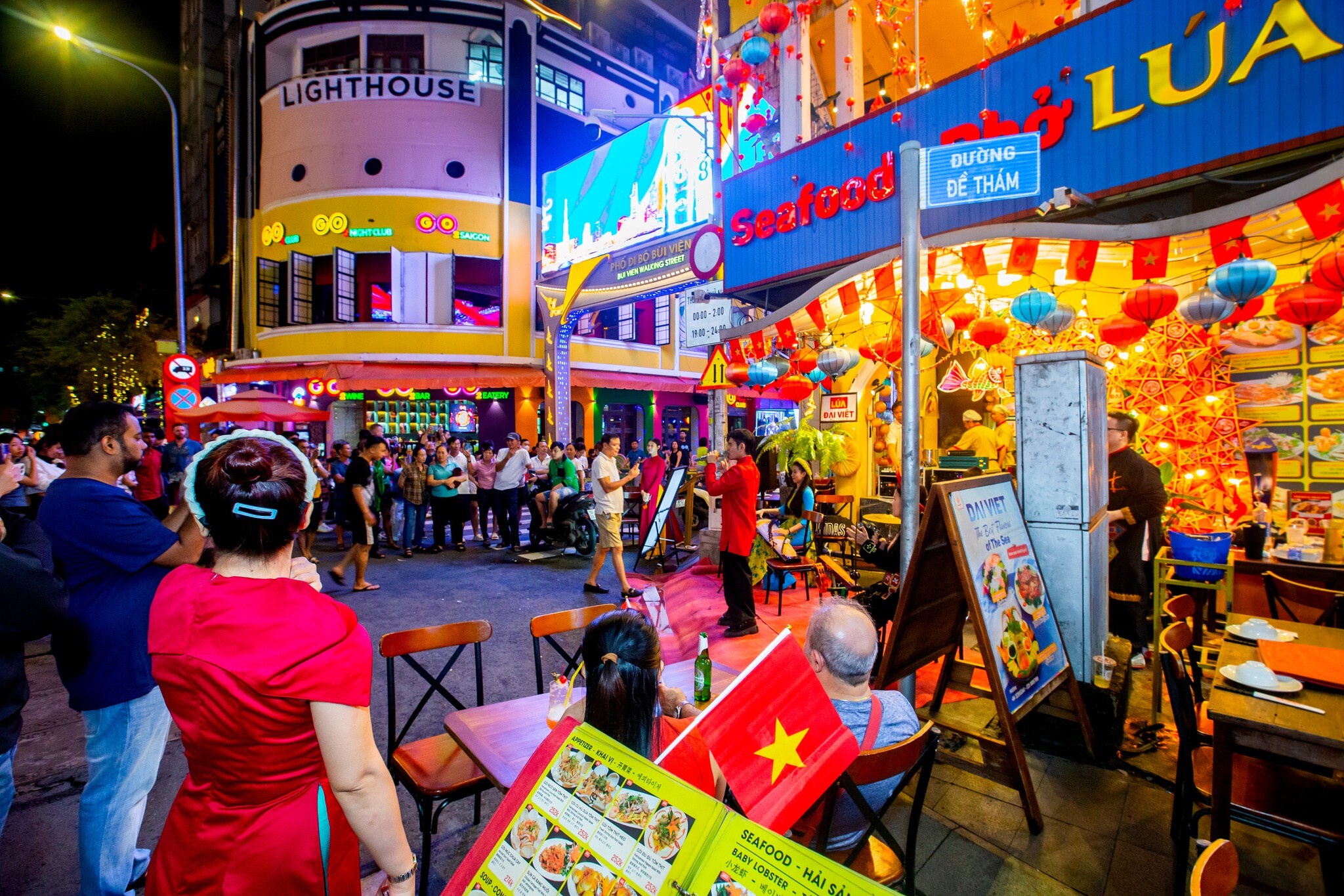 NHÀ HÀNG KHÁCH SẠN ĐẠI VIỆT - THE RICE 8