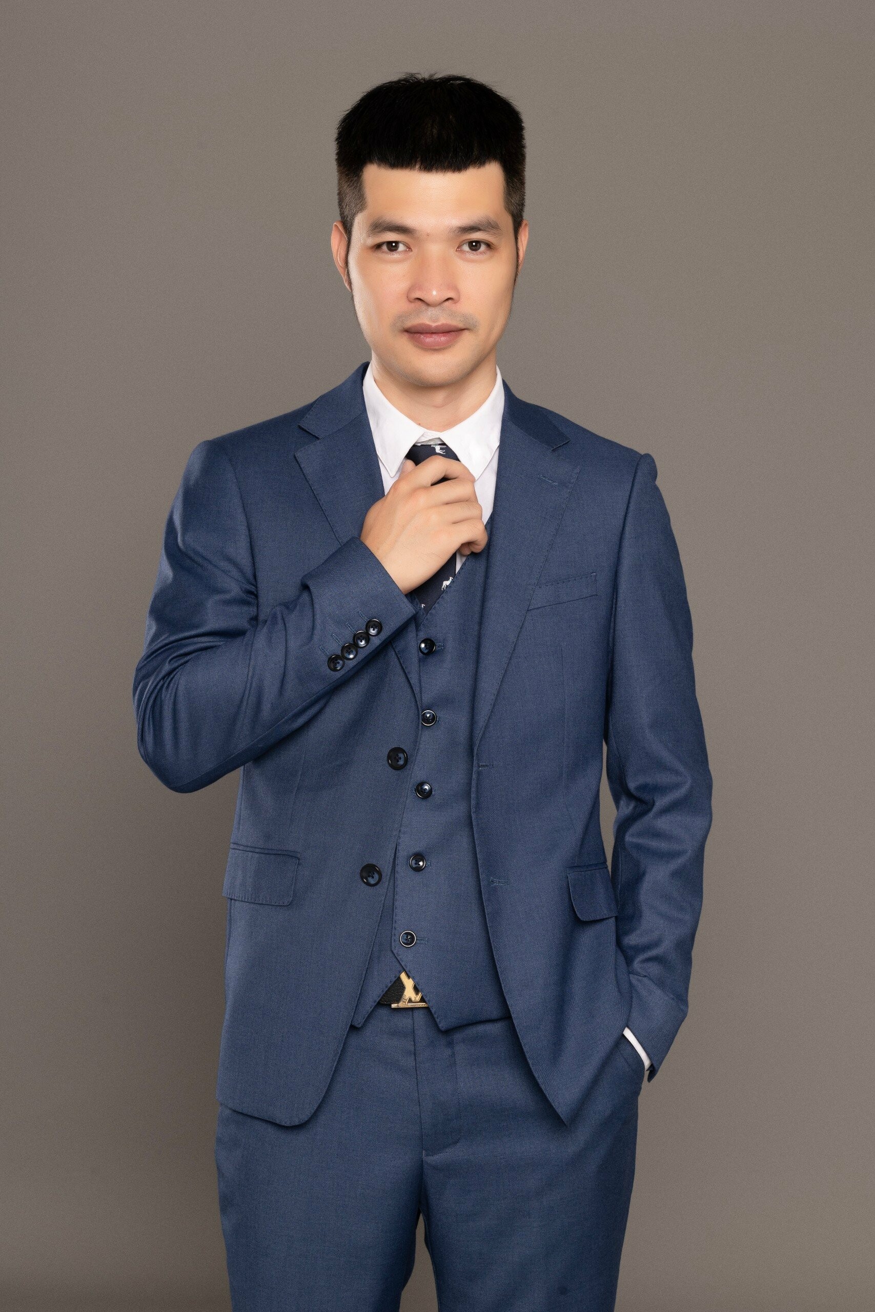 V-LED Technology Group 4