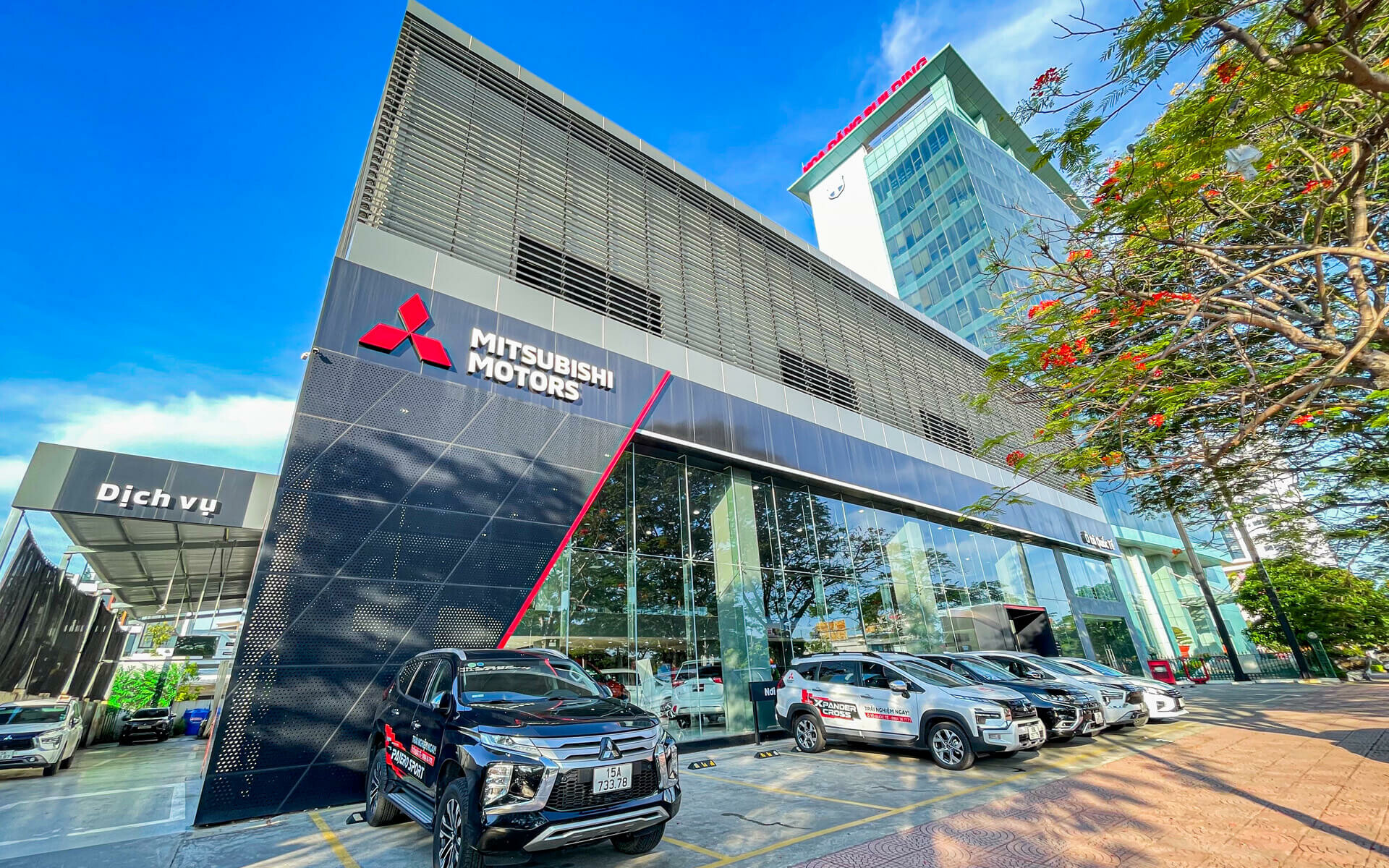 Ô tô quốc tế 9