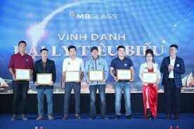 Công Nghệ Kính MB 3