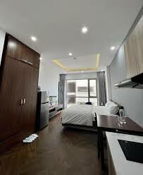 THE LIGHT APARTMENT 8