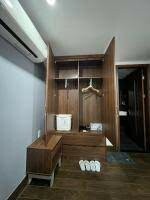 THE LIGHT APARTMENT 1