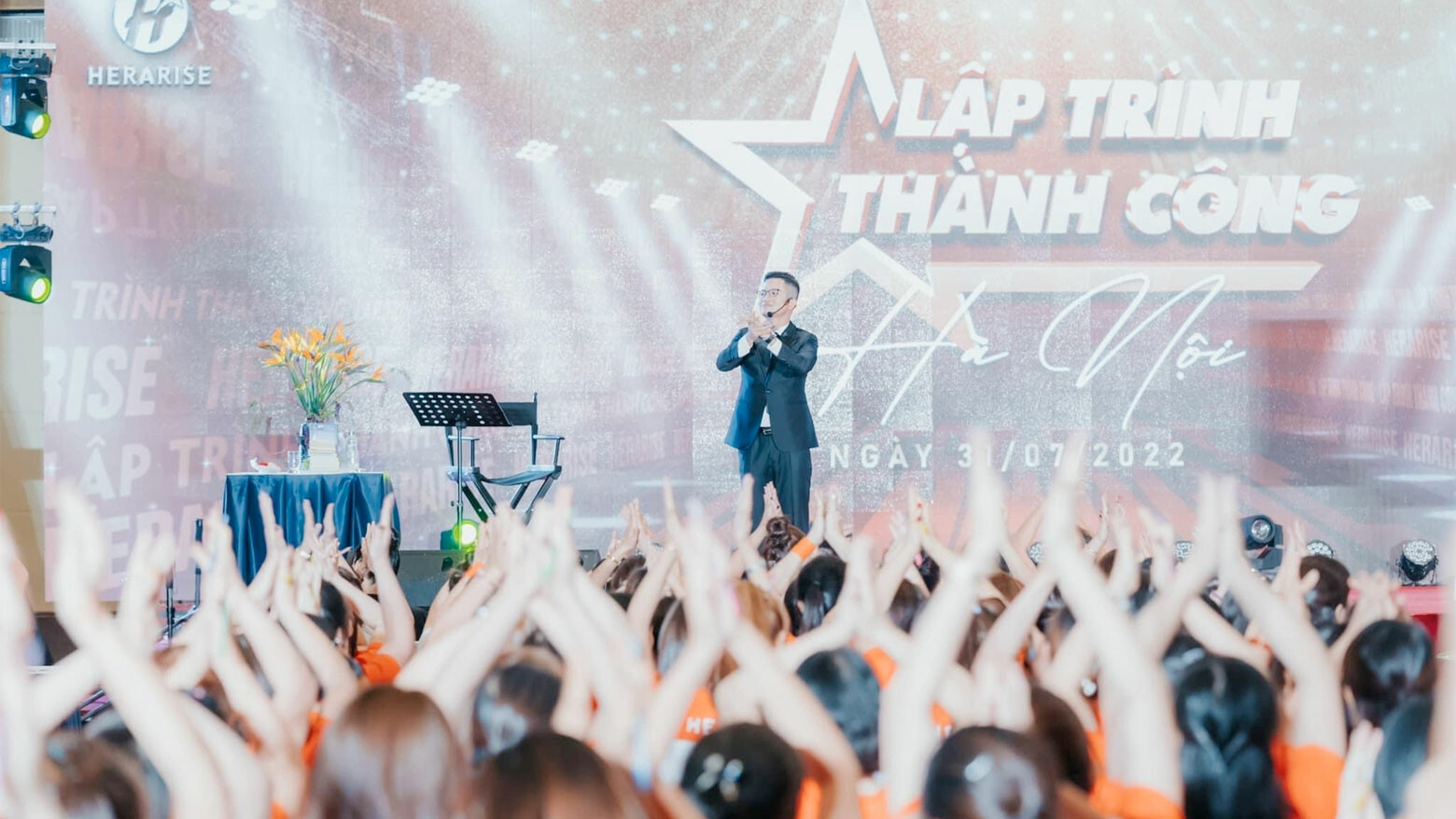 TẬP ĐOÀN ĐẠI HÙNG 8