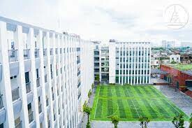 THCS và THPT Marrie Curie 10