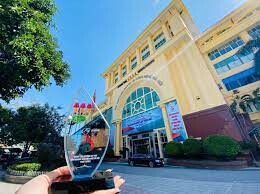 Kinh doanh và Công nghệ Hà Nội 8