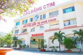 Cao đẳng Bán công Công nghệ và Quản trị doanh nghiệp 7