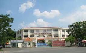 Cao đẳng Bán công Công nghệ và Quản trị doanh nghiệp 1