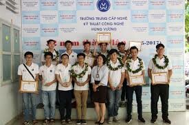 Trường Trung cấp nghề Kỹ thuật Công nghệ Hùng Vương 7