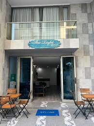 THE LIGHT APARTMENT 10