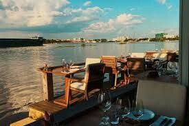 THE DECK SAIGON RESTAURANT 4