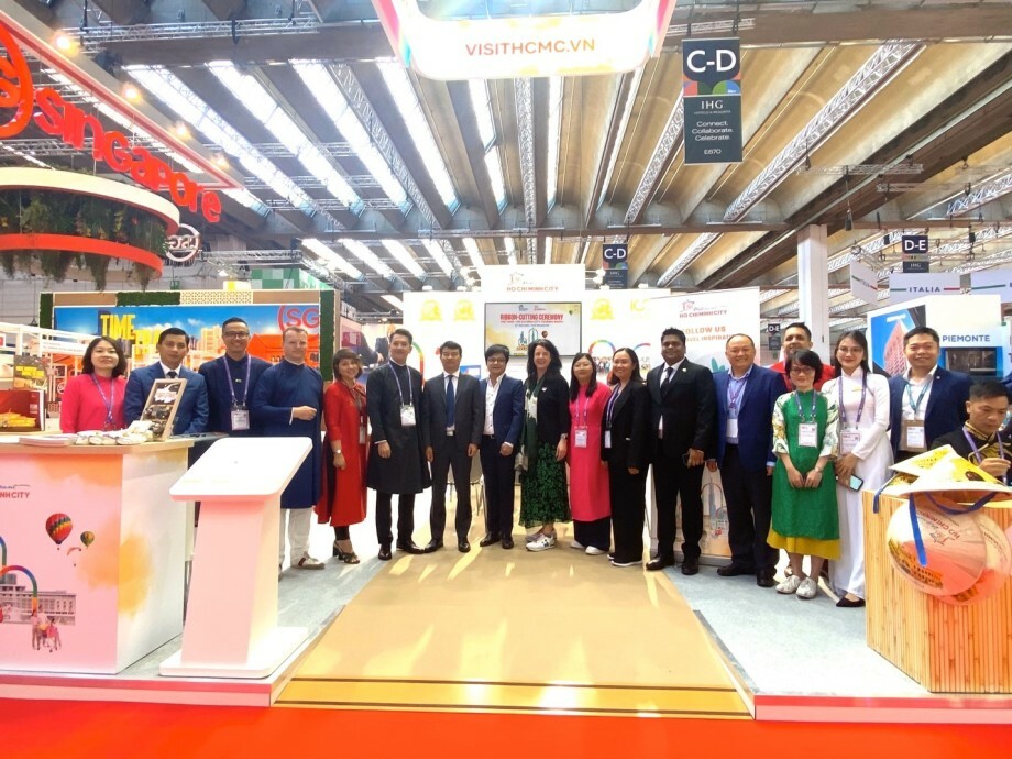 Á Đông Vidotour 1