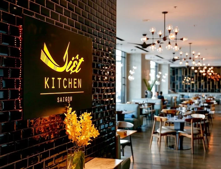 Renaissance Riverside 5