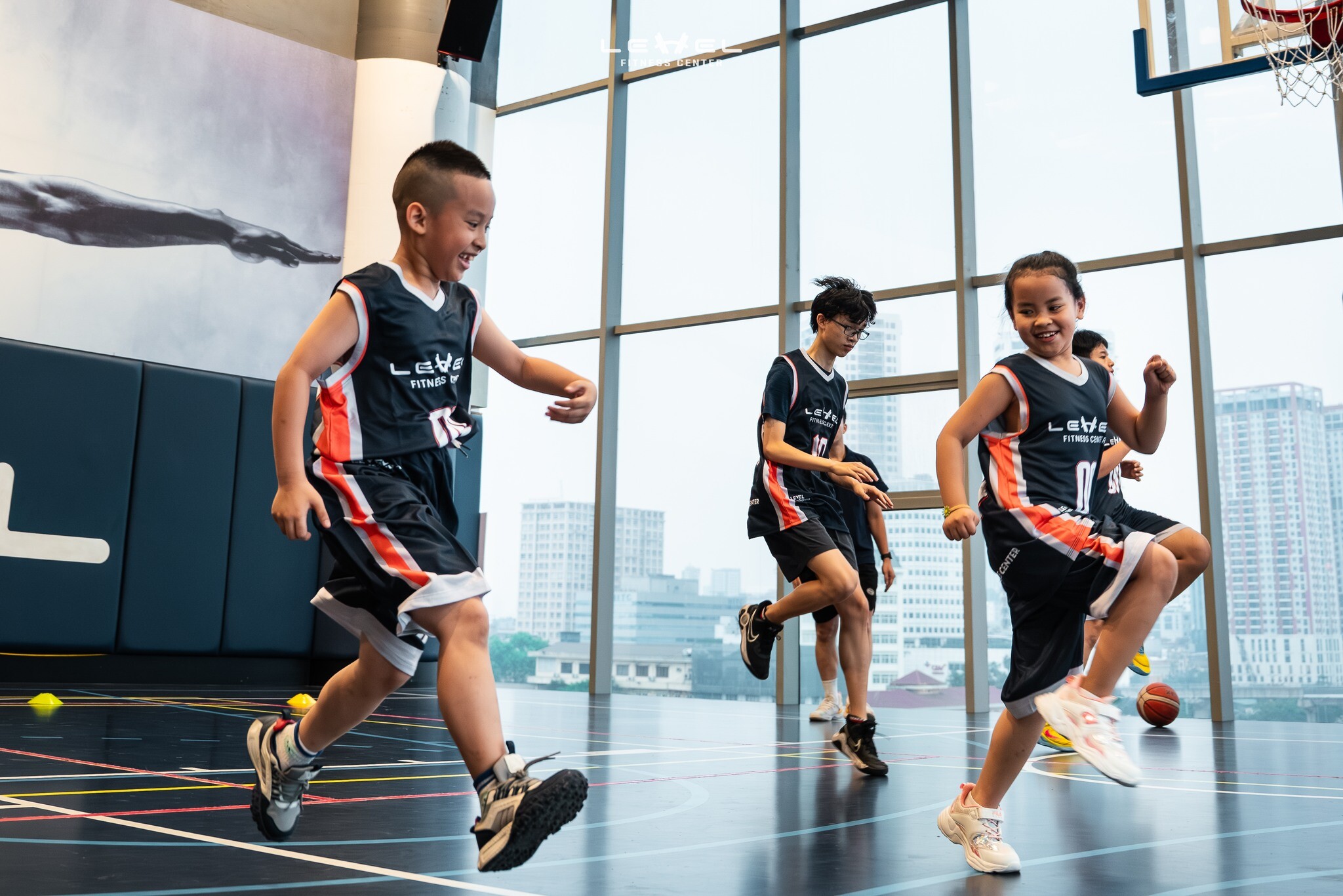 Level Fitness & Yoga 10