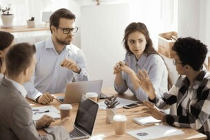 Sự đa dạng là gì? 7 cách thúc đẩy sự đa dạng và hòa nhập nơi công sở