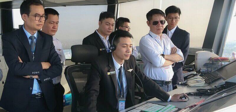 Lương kiểm soát viên không lưu bao nhiêu? Mô tả công việc của Kiểm soát viên không lưu