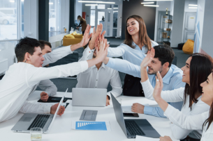 Mức lương Nhân viên ở Hồ Chí Minh