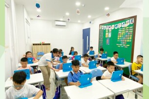 Review Trung tâm Anh ngữ Poly: Nơi Học Anh Văn Hiệu Quả (2025)