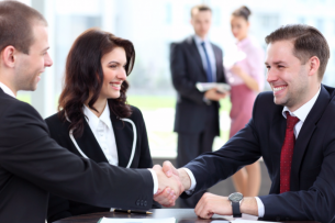 Xây dựng quan hệ tốt đẹp với Sếp thế nào? 10 Kỹ năng tạo quan hệ với cấp trên hữu ích