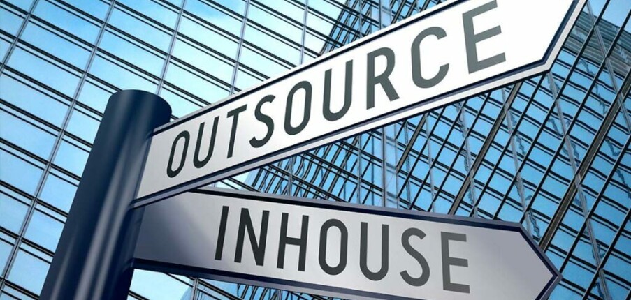 Công ty Outsource là gì? Có nên làm việc trong công ty gia công phần mềm?