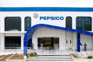 TOP 10 doanh nghiệp chuyển đổi từ năng lượng hóa thạch sang năng lượng sạch thành công nhất