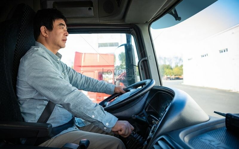 Kỷ lục người gi&agrave; l&aacute;i xe: 78 tuổi vẫn học l&aacute;i &ocirc; t&ocirc;